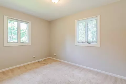 833 North Ave, Des Plaines, IL 60016 photo 10