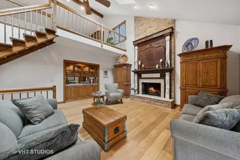 Living - 9011 Enclave Dr, Burr Ridge, IL 60527 photo 4 of 9