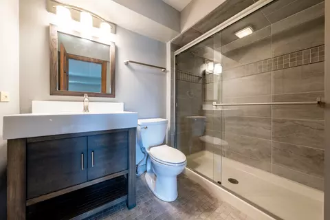 Bath - 9011 Enclave Dr, Burr Ridge, IL 60527 photo 7 of 7
