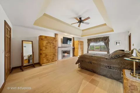 Bedroom - 9011 Enclave Dr, Burr Ridge, IL 60527 photo 1 of 5