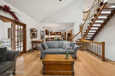 Living - 9011 Enclave Dr, Burr Ridge, IL 60527 photo 5 of 9