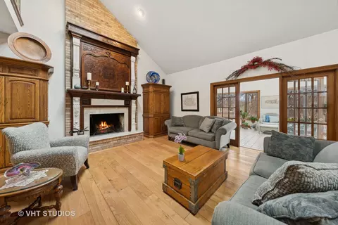 Living - 9011 Enclave Dr, Burr Ridge, IL 60527 photo 6 of 9