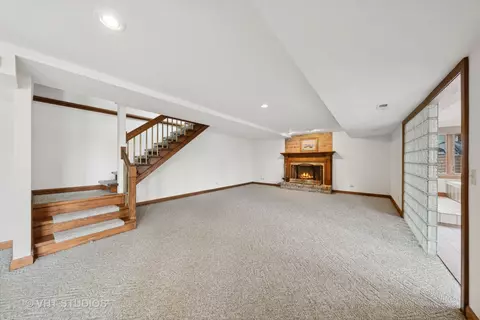 Living - 9011 Enclave Dr, Burr Ridge, IL 60527 photo 8 of 9
