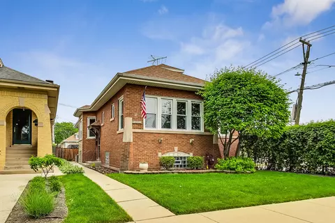 5545 W Cullom Ave, Chicago, IL 60641
