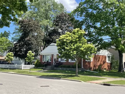100 E Madison St, Elmhurst, IL 60126