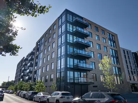 1701 W Webster Ave #202, Chicago, IL 60614