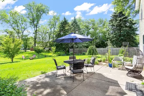 Exterior - 950 Prairie Dr, Algonquin, IL 60102 photo 3 of 4