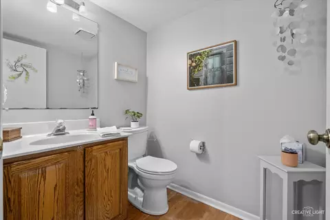 Bath - 950 Prairie Dr, Algonquin, IL 60102 photo 1 of 4