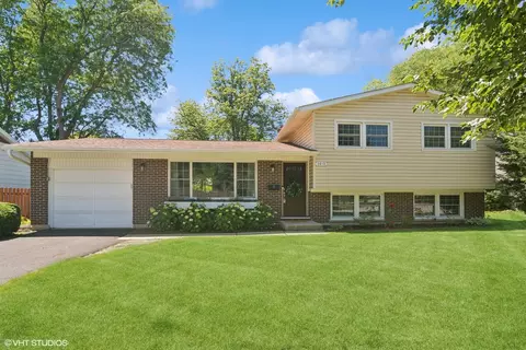 2612 N Highland Ave, Arlington Heights, IL 60004