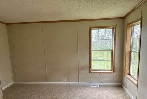 Bedroom - 17860 Spring Valley Rd, Morrison, IL 61270 photo 2 of 4