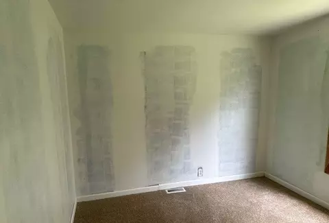 Bedroom - 17860 Spring Valley Rd, Morrison, IL 61270 photo 3 of 4