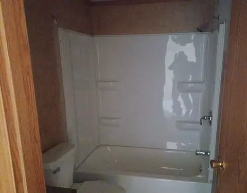 Bath - 17860 Spring Valley Rd, Morrison, IL 61270 photo 1 of 4