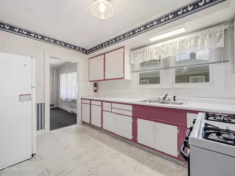 918 Webster Ave, Wheaton, IL 60187 photo 9
