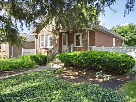 918 Webster Ave, Wheaton, IL 60187 photo 2