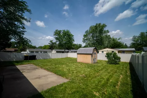 Exterior - 1310 Dillon Dr, Normal, IL 61761 photo 6 of 6