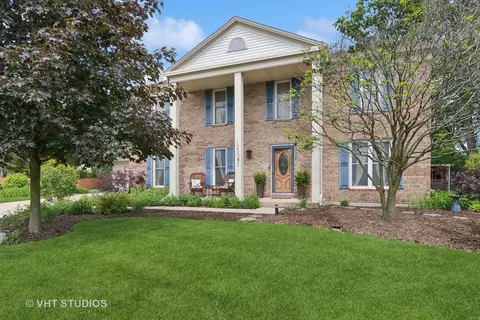 1381 Birchbark Trl, Carol Stream, IL 60188