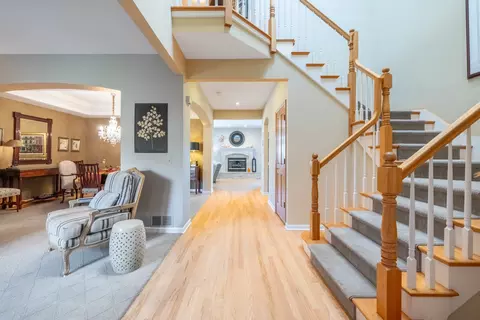 Entry Way - 1273 Prestwick Ln, Itasca, IL 60143 photo 1 of 3