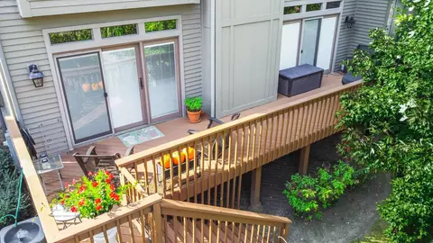 Exterior - 1273 Prestwick Ln, Itasca, IL 60143 photo 7 of 8