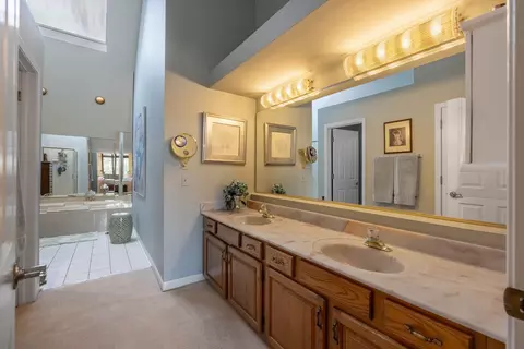 Bath - 1273 Prestwick Ln, Itasca, IL 60143 photo 2 of 5