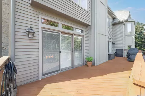 Exterior - 1273 Prestwick Ln, Itasca, IL 60143 photo 5 of 8