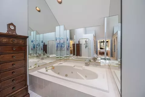 Bath - 1273 Prestwick Ln, Itasca, IL 60143 photo 3 of 5