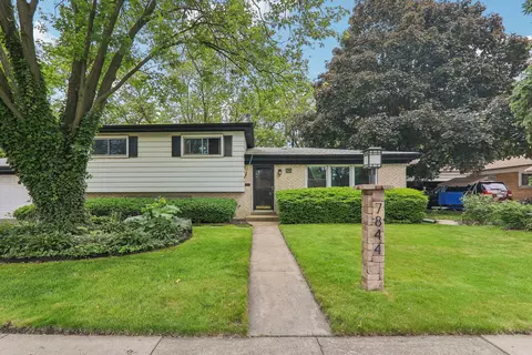 7844 Central Ave, Morton Grove, IL 60053