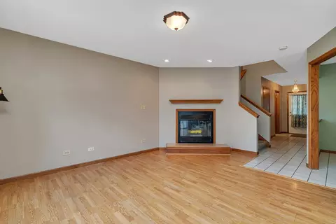 Living - 922 W Main St, Braidwood, IL 60408 photo 2 of 3