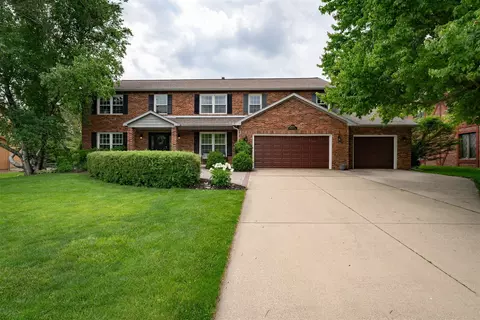 2004 Woodfield Rd, Bloomington, IL 61704