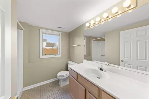 Bath - 1925 William Dr, Crest Hill, IL 60403 photo 2 of 2