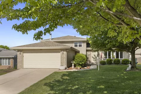 1925 William Dr, Crest Hill, IL 60403