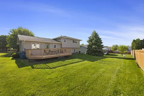 Exterior - 1925 William Dr, Crest Hill, IL 60403 photo 3 of 4