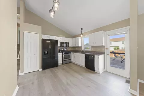 Kitchen - 1925 William Dr, Crest Hill, IL 60403 photo 1 of 1