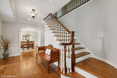 Entry Way - 650 E Deerpath Rd, Lake Forest, IL 60045 photo 2 of 4