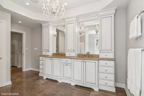 Bath - 650 E Deerpath Rd, Lake Forest, IL 60045 photo 1 of 5