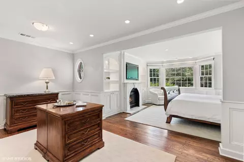 Bedroom - 650 E Deerpath Rd, Lake Forest, IL 60045 photo 1 of 5
