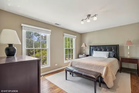 Bedroom - 650 E Deerpath Rd, Lake Forest, IL 60045 photo 2 of 5