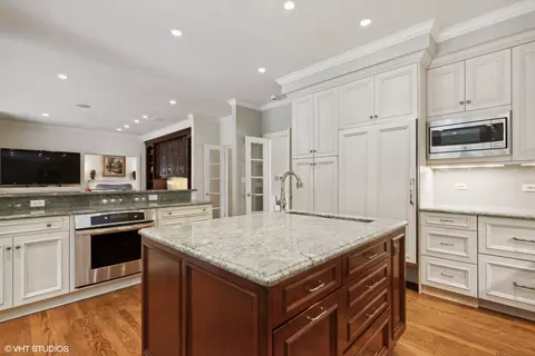 Kitchen - 650 E Deerpath Rd, Lake Forest, IL 60045 photo 2 of 4