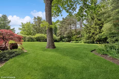 Exterior - 650 E Deerpath Rd, Lake Forest, IL 60045 photo 8 of 8