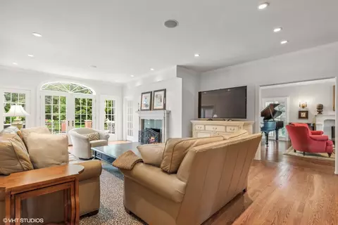 Living - 650 E Deerpath Rd, Lake Forest, IL 60045 photo 2 of 4