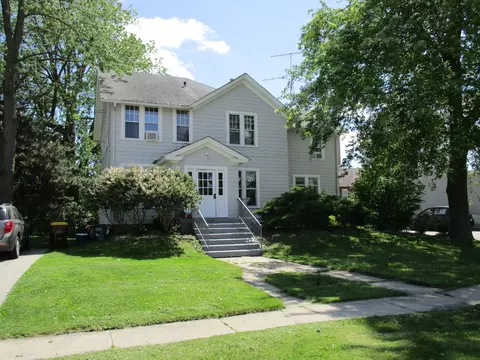 105 University St, Harvard, IL 60033