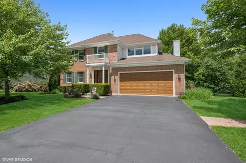 1918 Mcrae Ln, Mundelein, IL 60060
