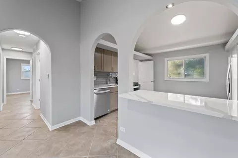 Entry Way - Undisclosed, Hazel Crest, IL 60429 photo 1 of 1