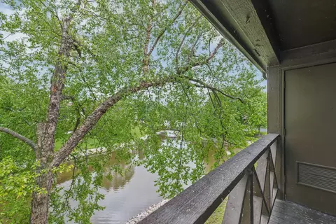 1005 Harbour Dr #2B, Wheeling, IL 60090 photo 8