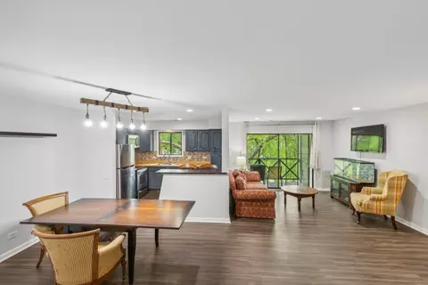 1005 Harbour Dr #2B, Wheeling, IL 60090 photo 5