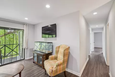 1005 Harbour Dr #2B, Wheeling, IL 60090 photo 6
