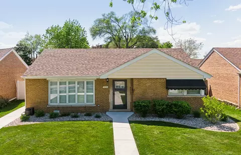 9604 S Knox Ave, Oak Lawn, IL 60453