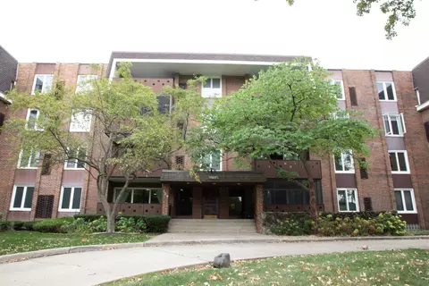 129 S Spruce Ave #206, Wood Dale, IL 60191