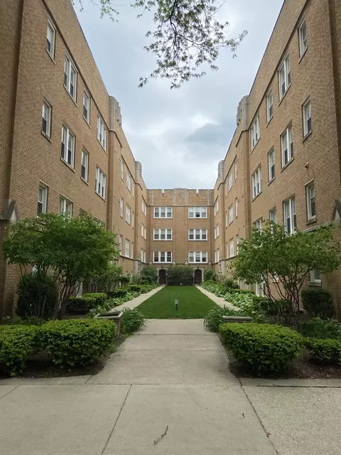 2539 5 Prairie Ave #1W, Evanston, IL 60201