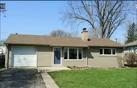 216 N Knollwood Dr, Wheaton, IL 60187