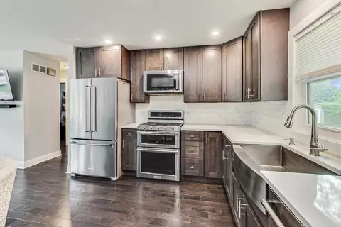 470 S Oak Glenn Dr, Bartlett, IL 60103 photo 10